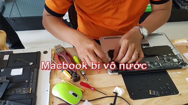 macbook-bi-vo-nuoc-sua-bao-nhieu-tien