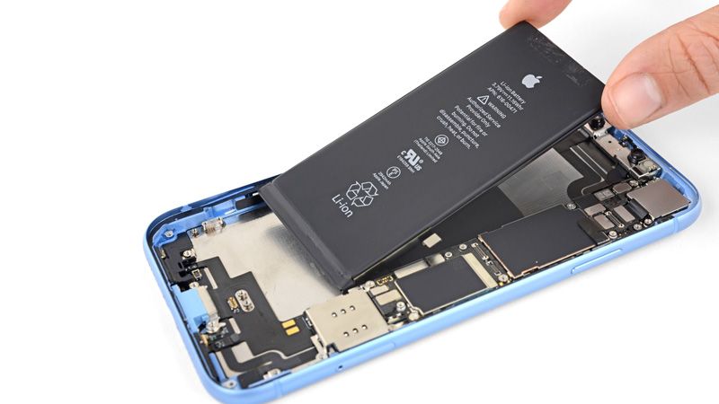 Thay pin iPhone XR có mất chống nước không? | ProCARE24h.vn