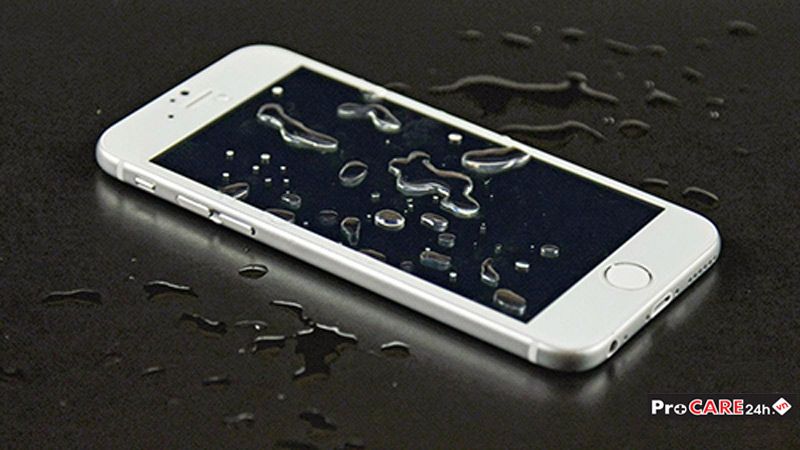 iPhone bị rơi xuống vô nước có sửa được không