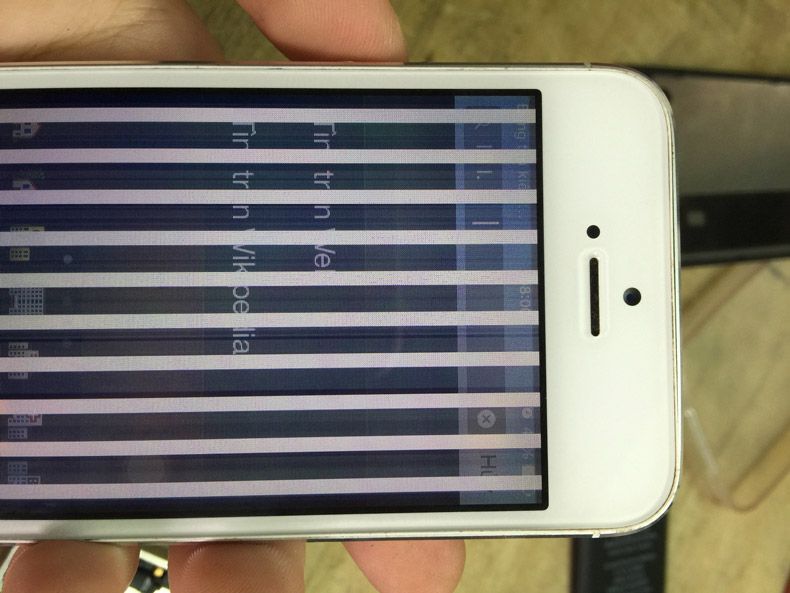 Màn hình iPhone 5 bị sọc trắng không nhìn được