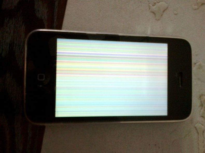 Màn hình iPhone 5 bị sọc nhiễu màu