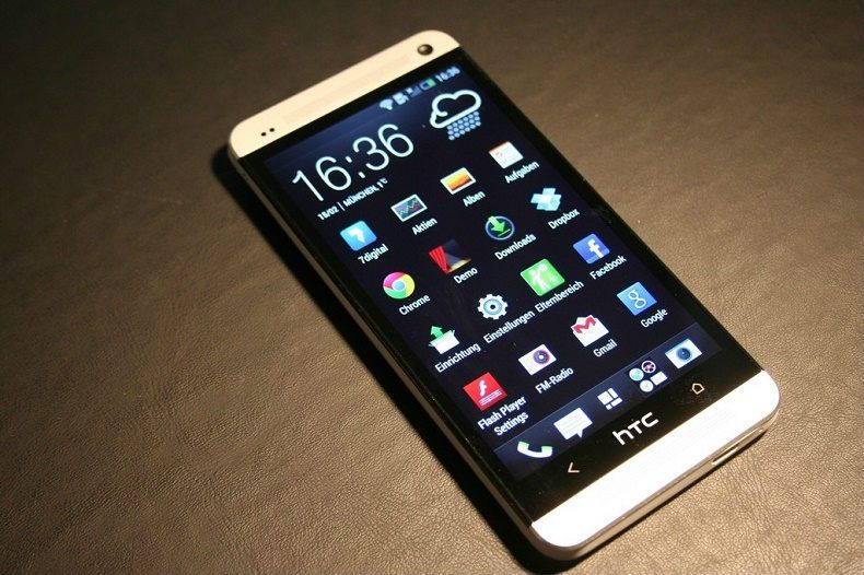 Thay màn hình HTC One M7 nhanh, giá rẻ ở HCM