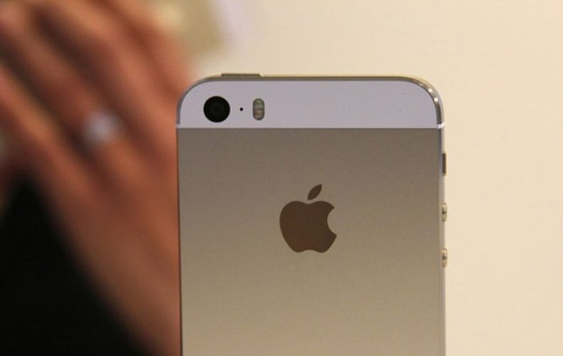 Camera sau của iPhone 5S chụp hình bị mờ