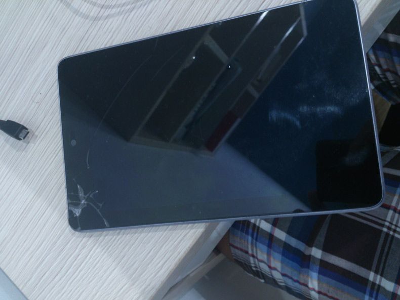 Mặt kính Asus Google Nexus 7 2012 bị vỡ