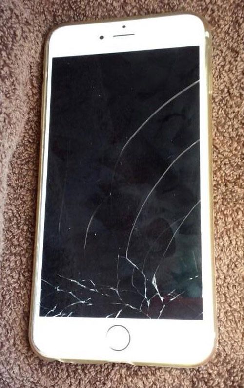 Màn hình iPhone 6S Plus bị rớt bể không nhìn thấy