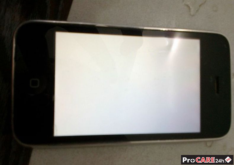 iPhone 5 bị trắng màn hình
